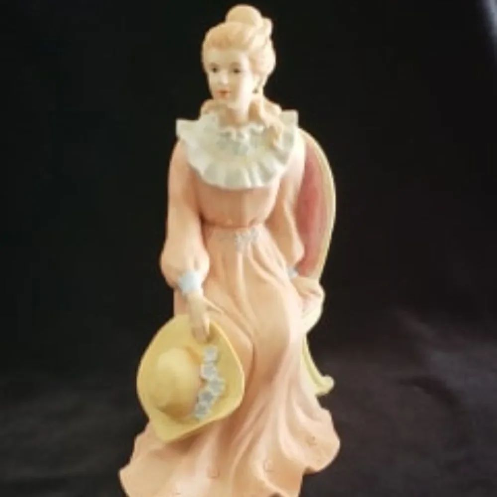 Vintage Homco #1439 "Courtney's Dream" Figurine